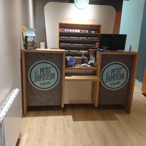 Agencement magasin « le petit vapoteur » Angers