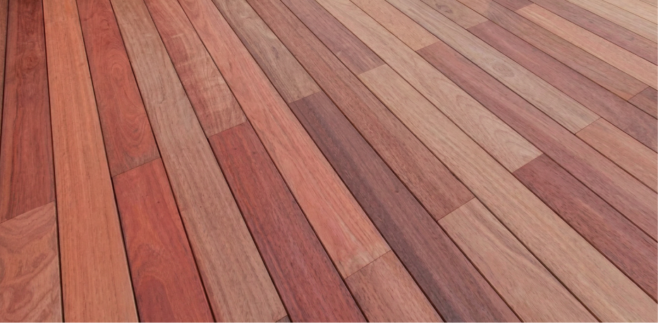 Terrasse padouk par UP Créateur d'Intérieur